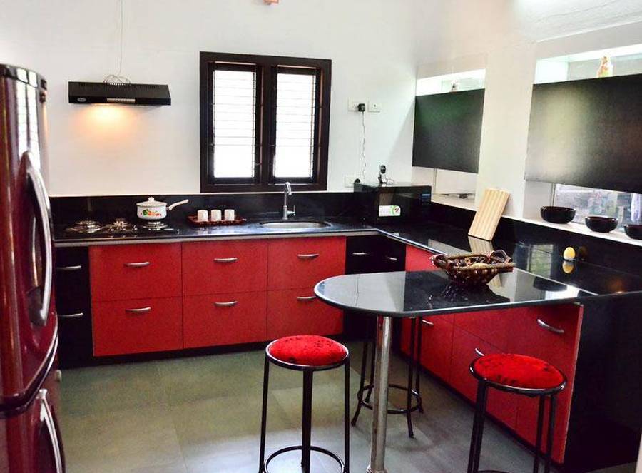 Small kitchen idea with small bar