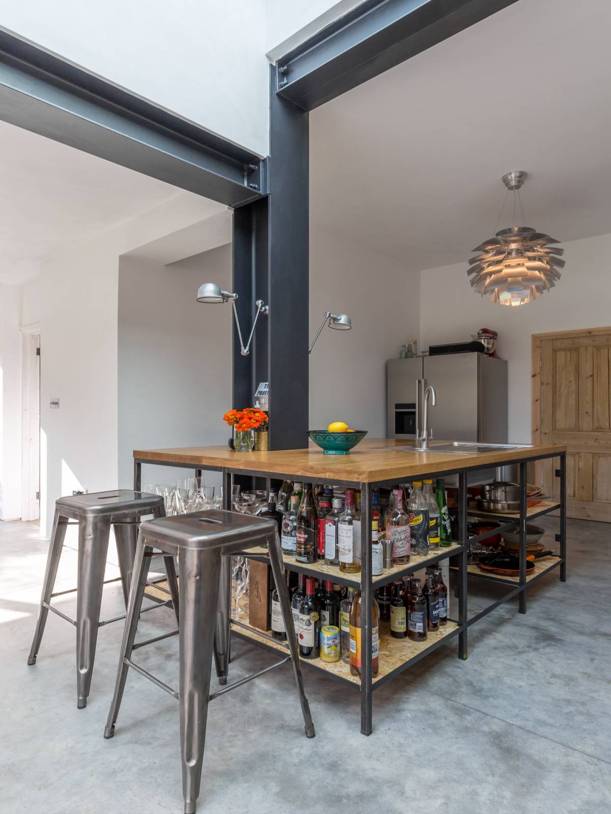 Amazing industrial kitchen island bar with metall bar stools